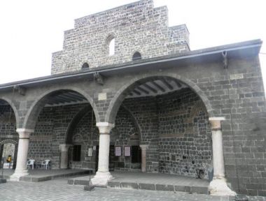1700-year-old-st-mary-church-diyarbakir-turkey