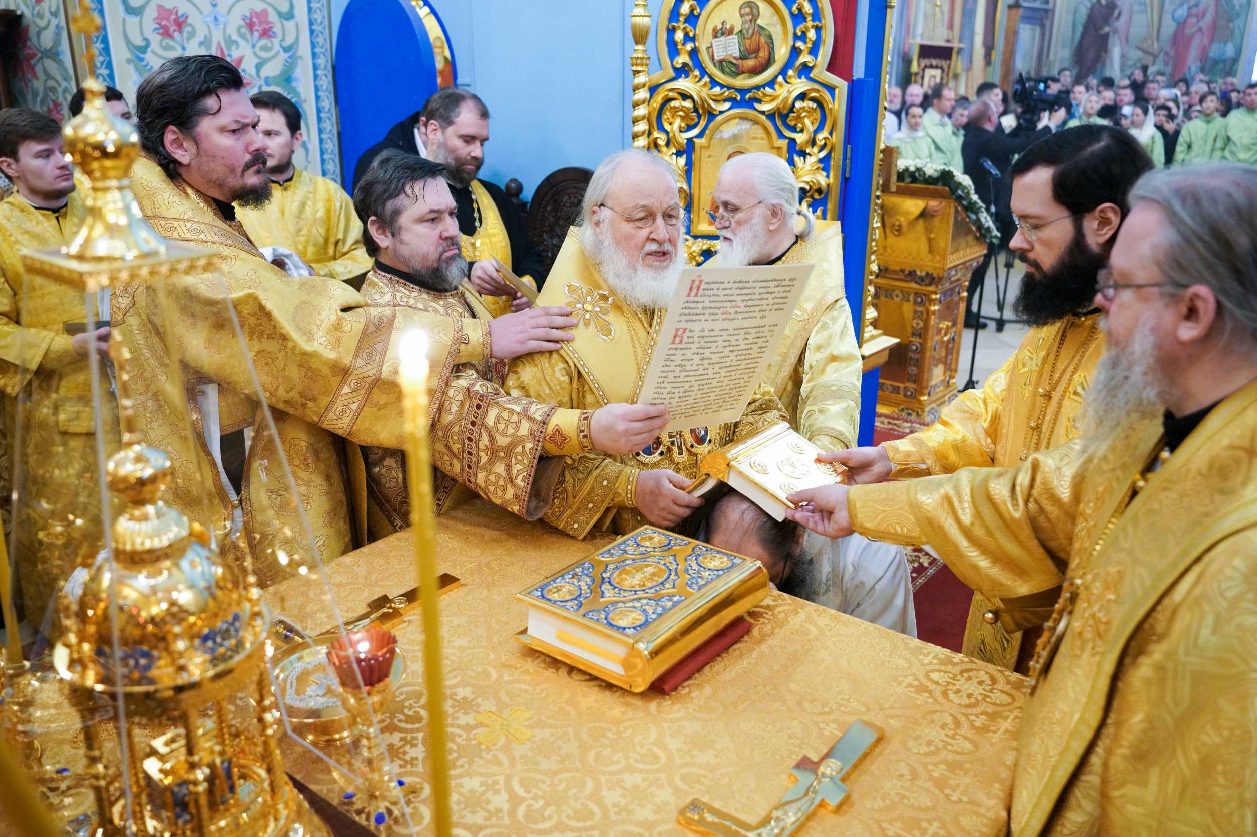 Pruteanu Arhimandritul Petru (Pruteanu) a fost hirotonit în treapta de episcop ...