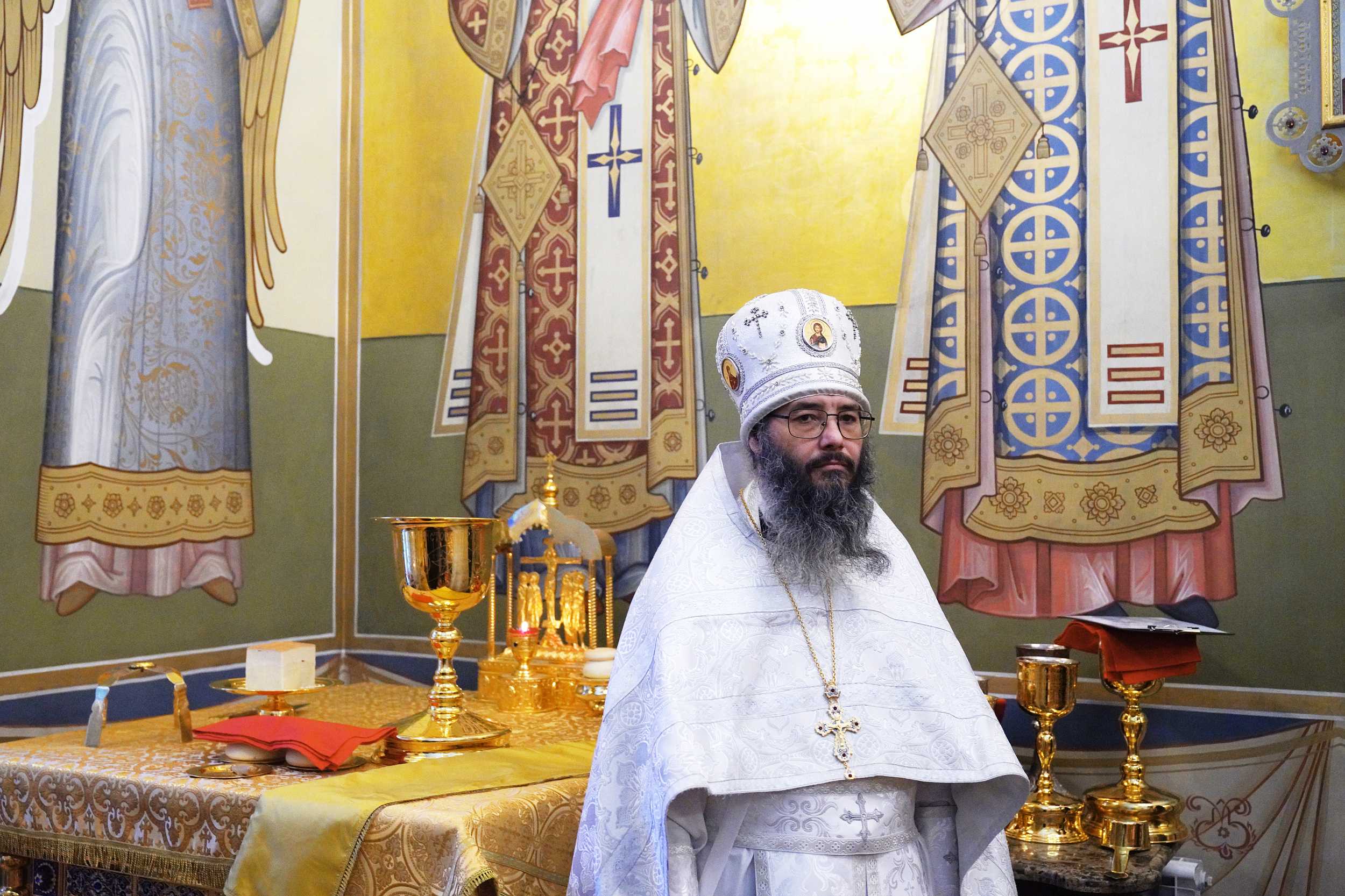 Pruteanu Arhimandritul Petru (Pruteanu) a fost hirotonit în treapta de episcop ...