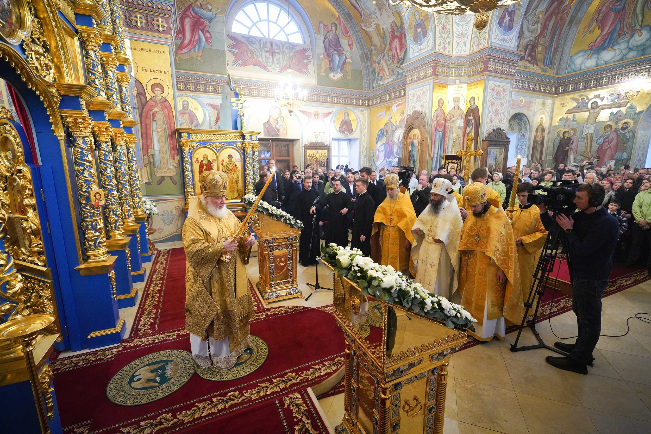 Pruteanu Arhimandritul Petru (Pruteanu) a fost hirotonit în treapta de episcop ...